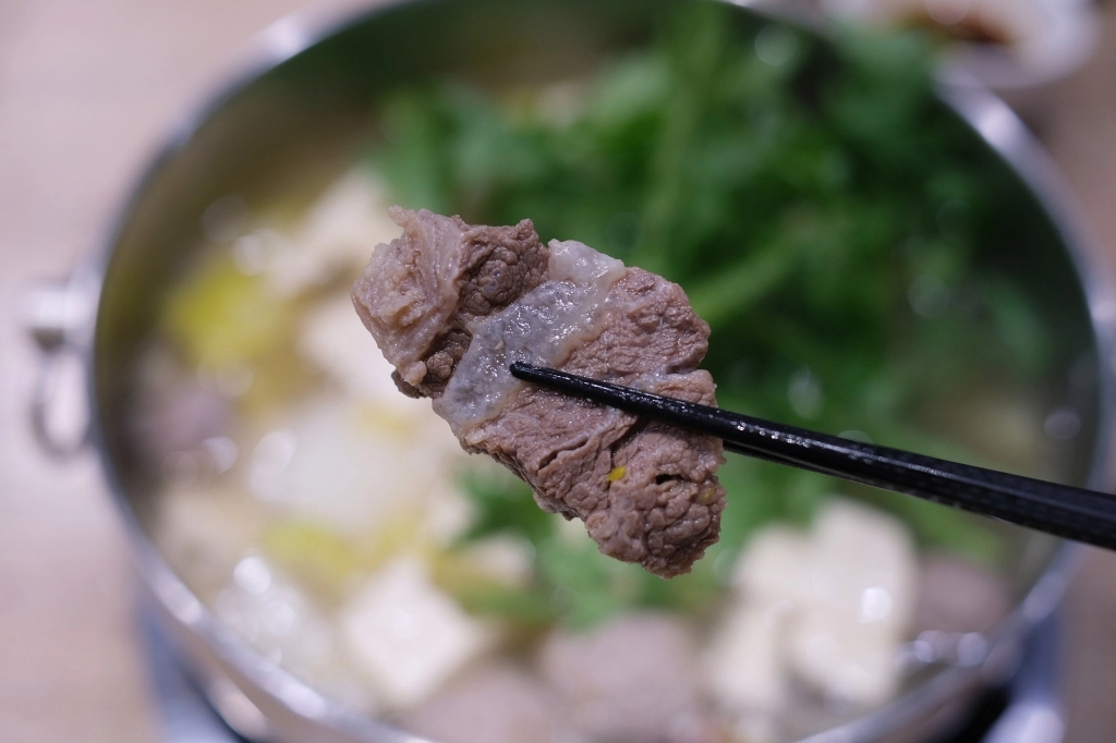 台中南屯｜演藝牛鍋｜師承嘉義名店東方葉牛肉鍋，擁有自家配合屠宰場的溫體牛演藝牛鍋 @飛天璇的口袋