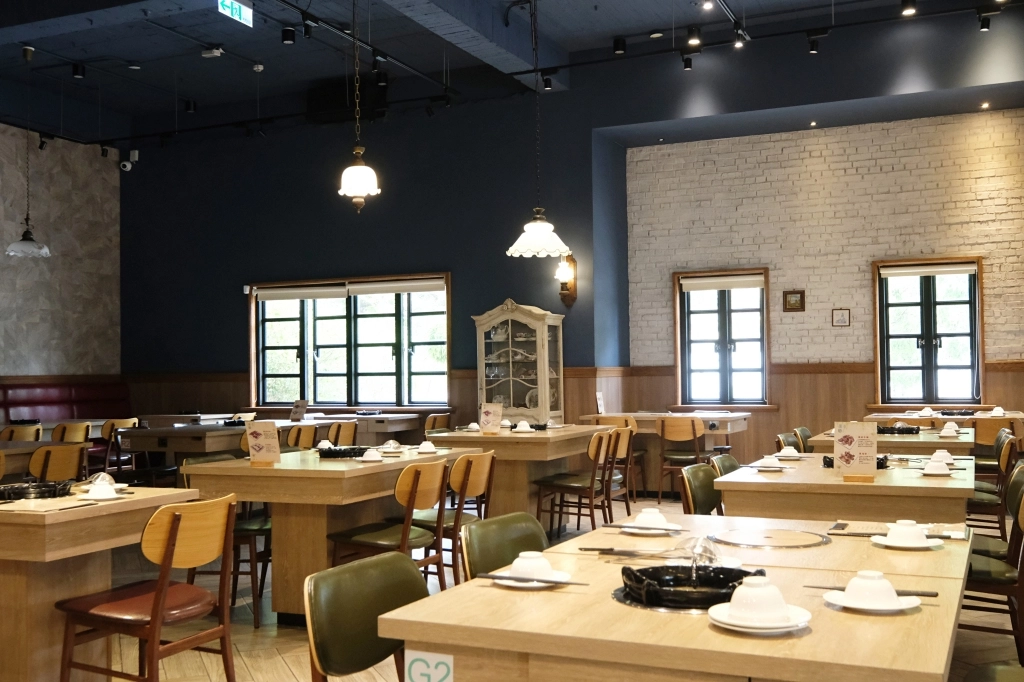 台中南屯｜演藝牛鍋｜師承嘉義名店東方葉牛肉鍋，擁有自家配合屠宰場的溫體牛演藝牛鍋 @飛天璇的口袋