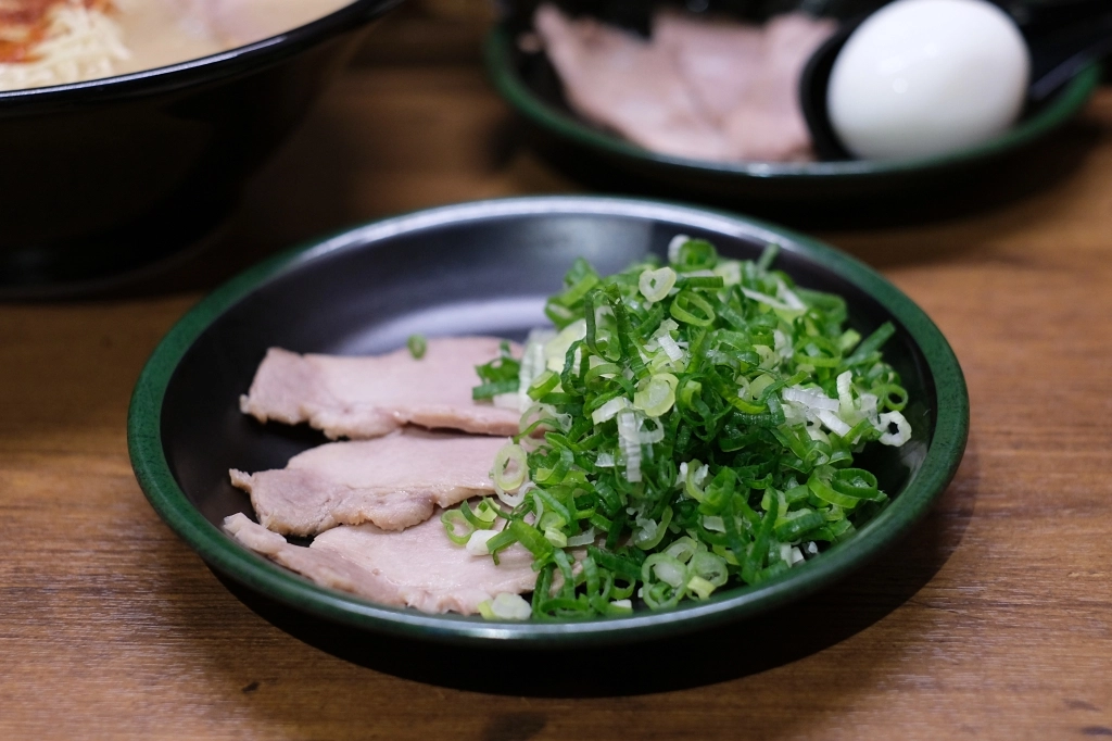 台中西屯｜一蘭拉麵台中店．抽號碼牌不用現場排隊，加入麵會員送免費兒童拉麵 @飛天璇的口袋