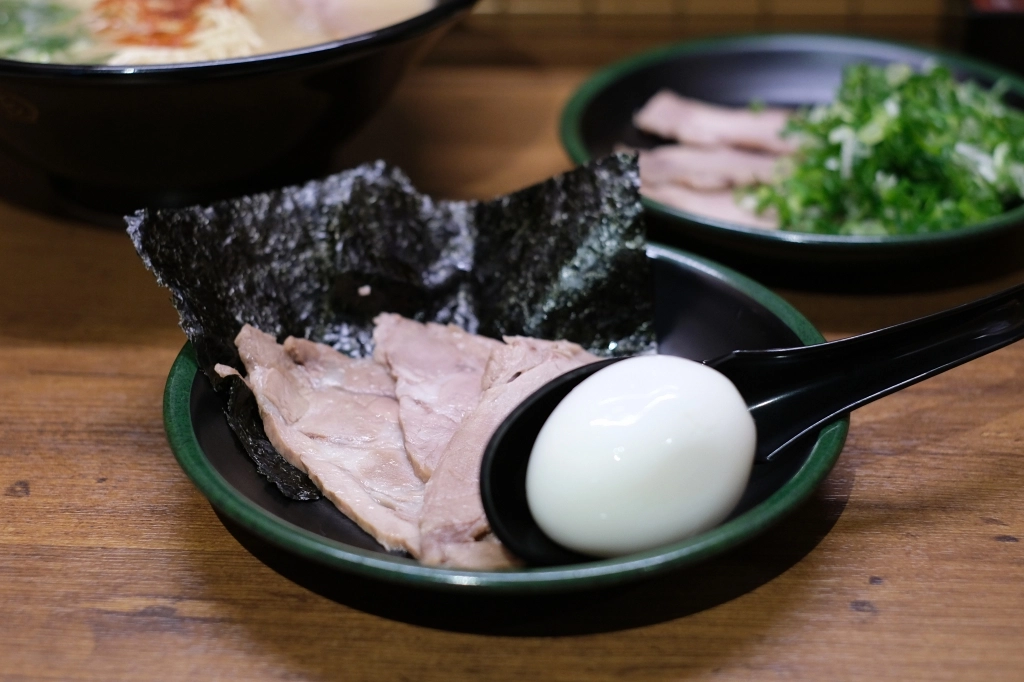 台中西屯｜一蘭拉麵台中店．抽號碼牌不用現場排隊，加入麵會員送免費兒童拉麵 @飛天璇的口袋