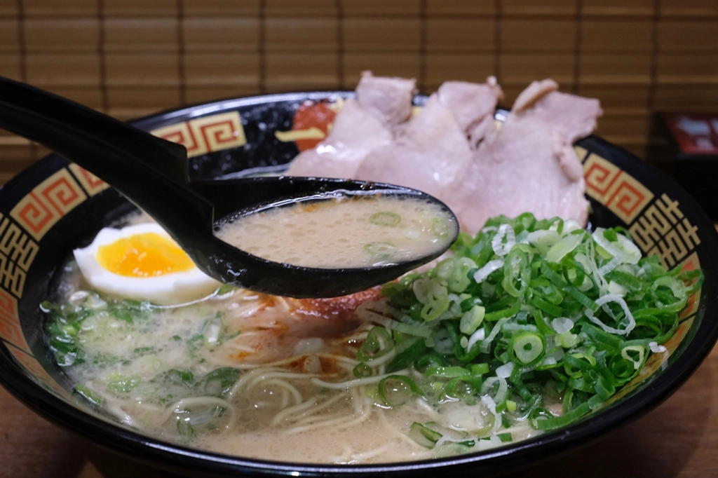 台中西屯｜一蘭拉麵台中店．抽號碼牌不用現場排隊，加入麵會員送免費兒童拉麵 @飛天璇的口袋