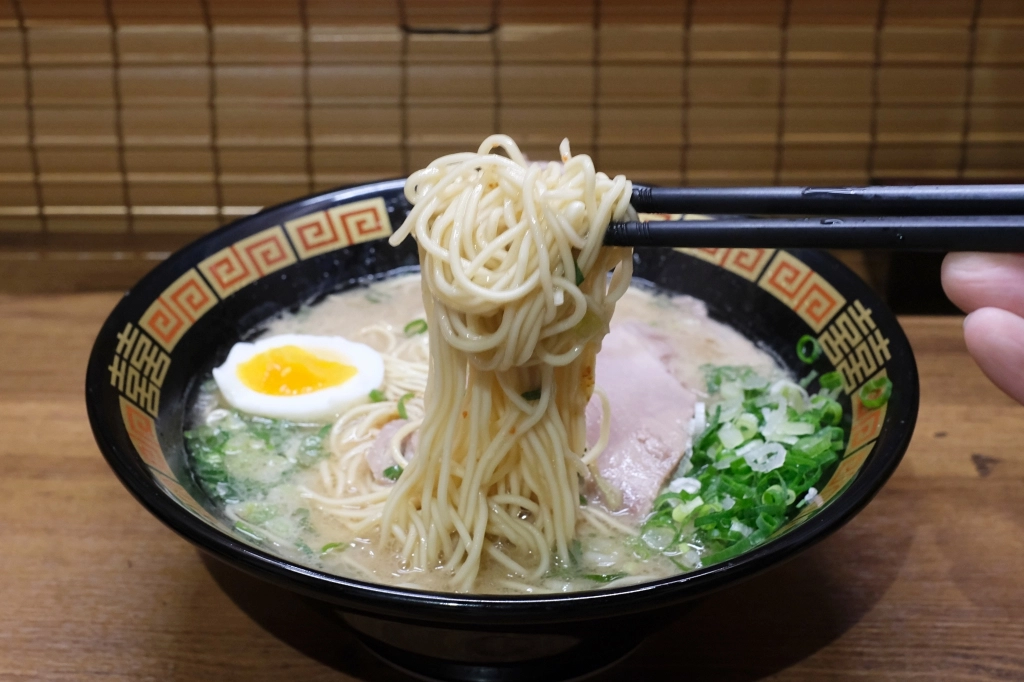 台中西屯｜一蘭拉麵台中店．抽號碼牌不用現場排隊，加入麵會員送免費兒童拉麵 @飛天璇的口袋