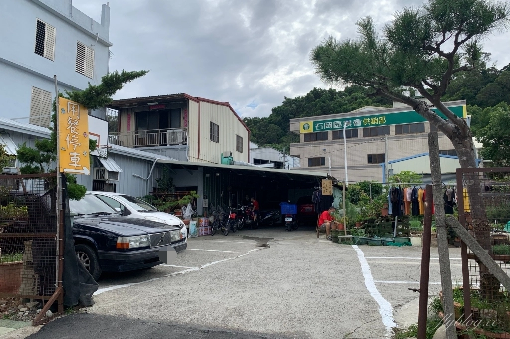 台中石岡｜土牛客家小吃．在地20年風味的客家料理，電視台也來採訪報導 @飛天璇的口袋