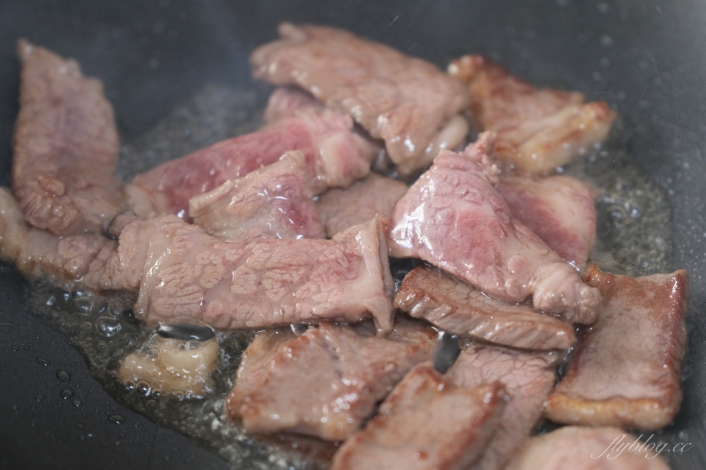 食譜分享｜韓式牛肉蘿蔔湯做法，韓綜機智的山村生活，曹政奭的韓式牛肉蘿蔔食譜 @飛天璇的口袋