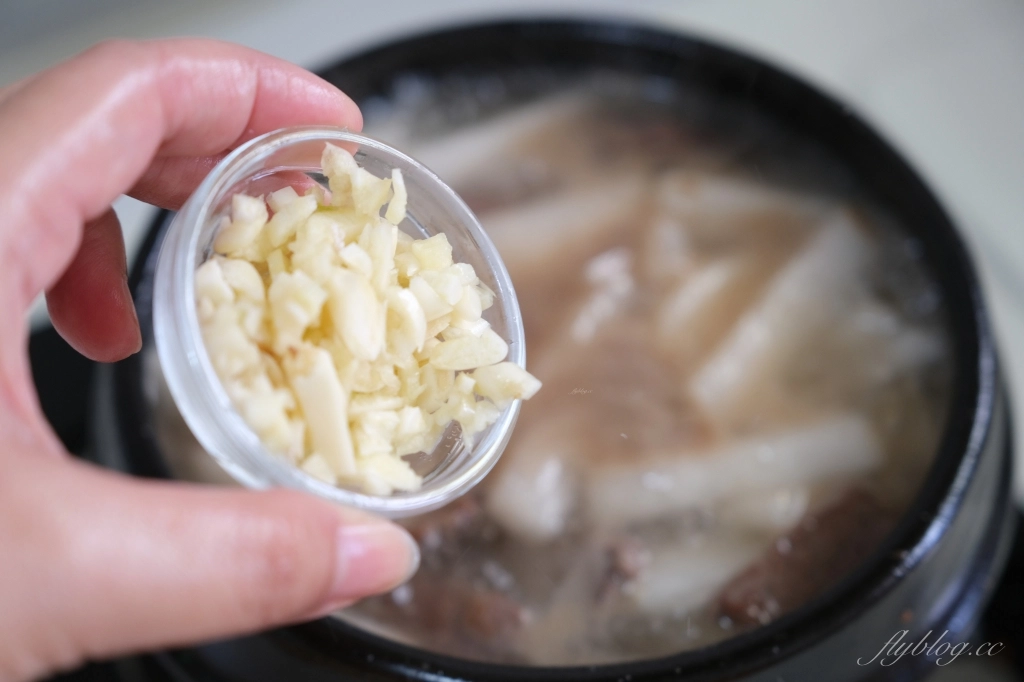 食譜分享｜韓式牛肉蘿蔔湯做法，韓綜機智的山村生活，曹政奭的韓式牛肉蘿蔔食譜 @飛天璇的口袋
