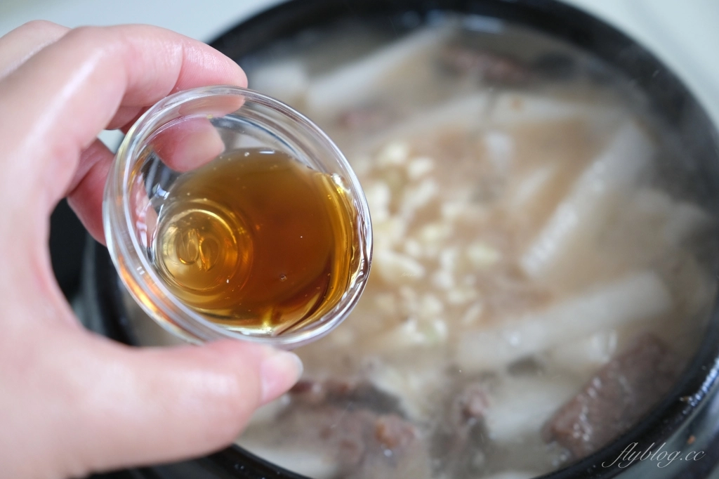食譜分享｜韓式牛肉蘿蔔湯做法，韓綜機智的山村生活，曹政奭的韓式牛肉蘿蔔食譜 @飛天璇的口袋