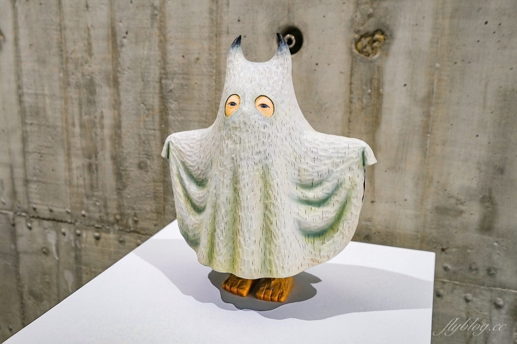 台中北屯｜YEN 円咖啡館．結合咖啡與藝廊的清水模咖啡館，北屯文心路四維國小對面 @飛天璇的口袋