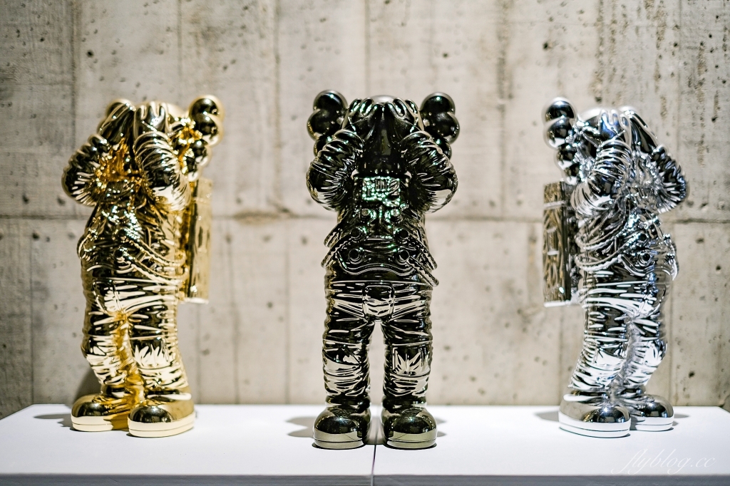 台中北屯｜YEN 円咖啡館．結合咖啡與藝廊的清水模咖啡館，北屯文心路四維國小對面 @飛天璇的口袋