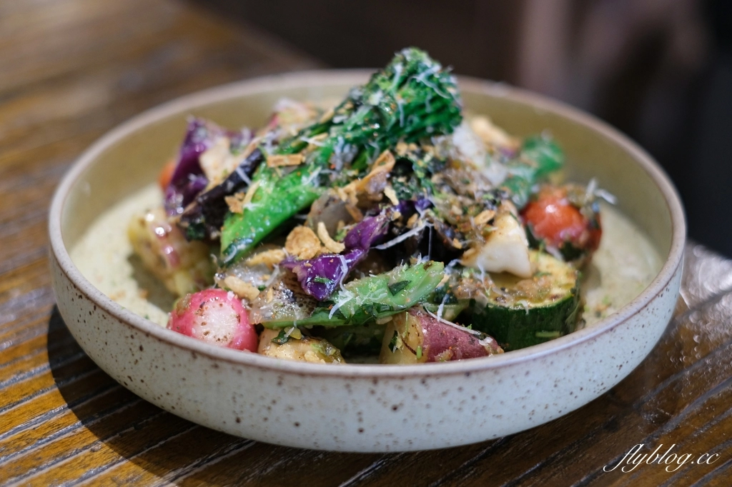 台中西區｜吃。東西．只營業到晚上6點，運氣好才吃得到的台中義大利麵 @飛天璇的口袋