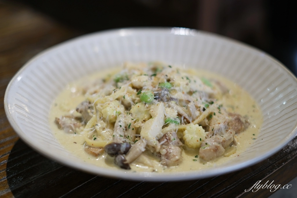 台中西區｜吃。東西．只營業到晚上6點，運氣好才吃得到的台中義大利麵 @飛天璇的口袋