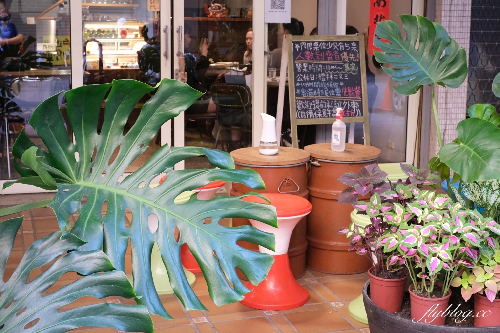 台中西區｜吃。東西．只營業到晚上6點，運氣好才吃得到的台中義大利麵 @飛天璇的口袋