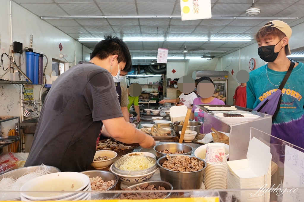 高雄鹽埕｜鴨肉珍，高雄在地超過60年的老店，米其林比必登推薦銅版小吃 @飛天璇的口袋