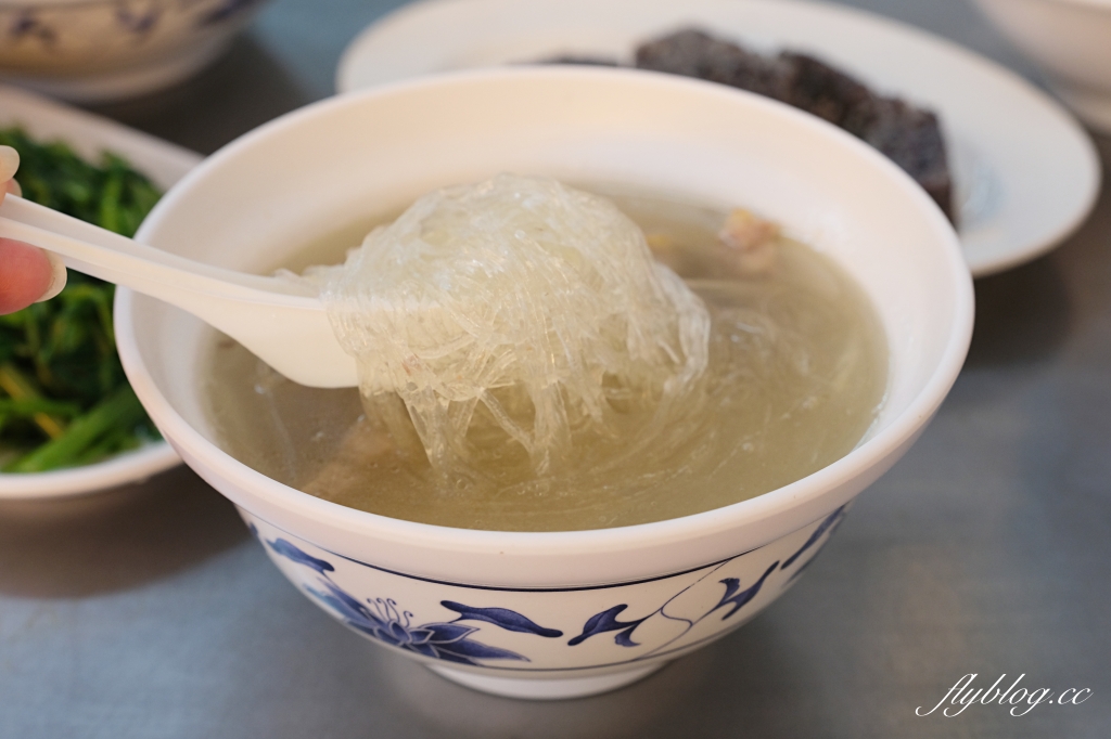 高雄鹽埕｜鴨肉珍，高雄在地超過60年的老店，米其林比必登推薦銅版小吃 @飛天璇的口袋