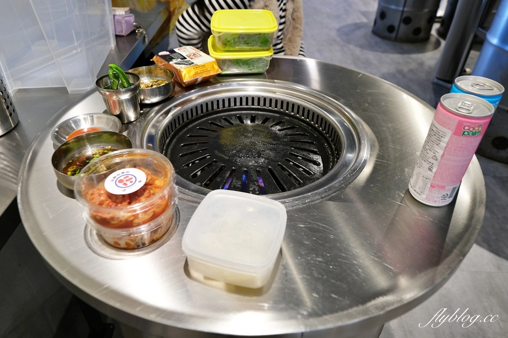 台中新村站著吃烤肉｜韓國60年排隊老店新村站著吃，台灣二號店進駐勤美誠品 @飛天璇的口袋