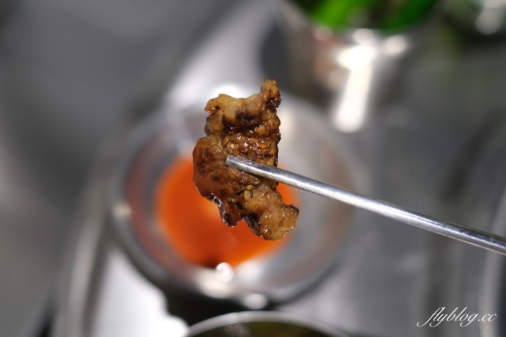 台中新村站著吃烤肉｜韓國60年排隊老店新村站著吃，台灣二號店進駐勤美誠品 @飛天璇的口袋