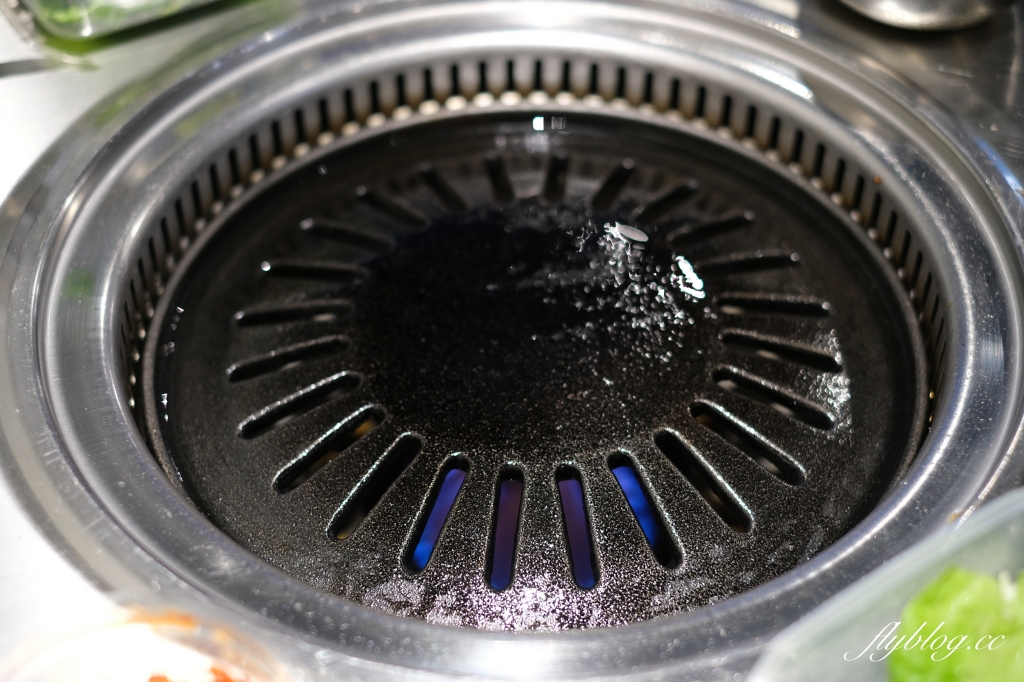 台中新村站著吃烤肉｜韓國60年排隊老店新村站著吃，台灣二號店進駐勤美誠品 @飛天璇的口袋