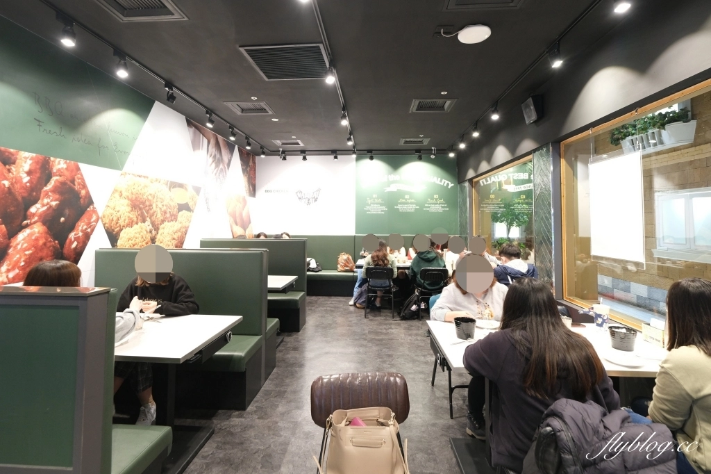 【台中西屯】bb.q CHICKEN~韓國連鎖炸雞第一品牌，韓劇鬼怪中的bbq炸雞店，台中大遠百12樓 @飛天璇的口袋
