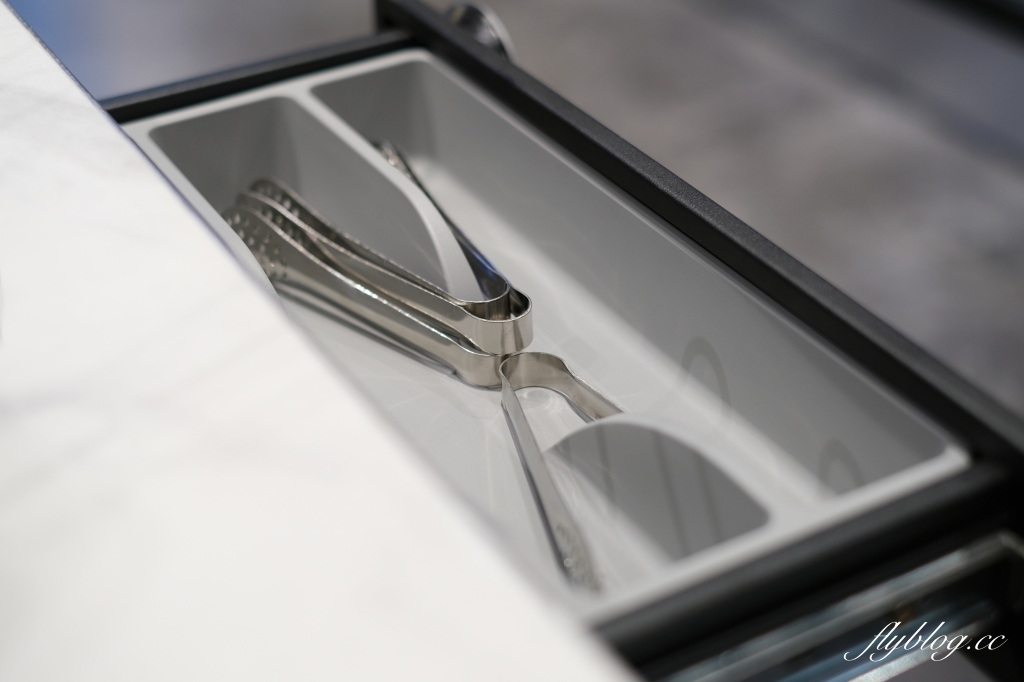 【台中西屯】bb.q CHICKEN~韓國連鎖炸雞第一品牌，韓劇鬼怪中的bbq炸雞店，台中大遠百12樓 @飛天璇的口袋