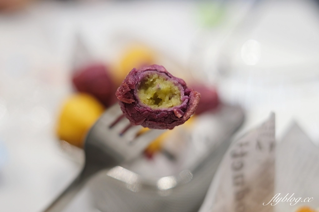 【台中西屯】bb.q CHICKEN~韓國連鎖炸雞第一品牌，韓劇鬼怪中的bbq炸雞店，台中大遠百12樓 @飛天璇的口袋