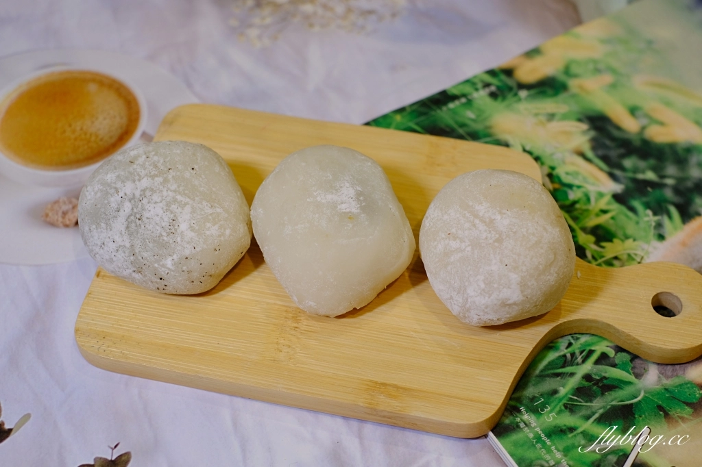 花蓮美食｜曾傳手工麻糬，80年老字號麻糬，一顆只要10元，花蓮第一家麻糬老店 @飛天璇的口袋