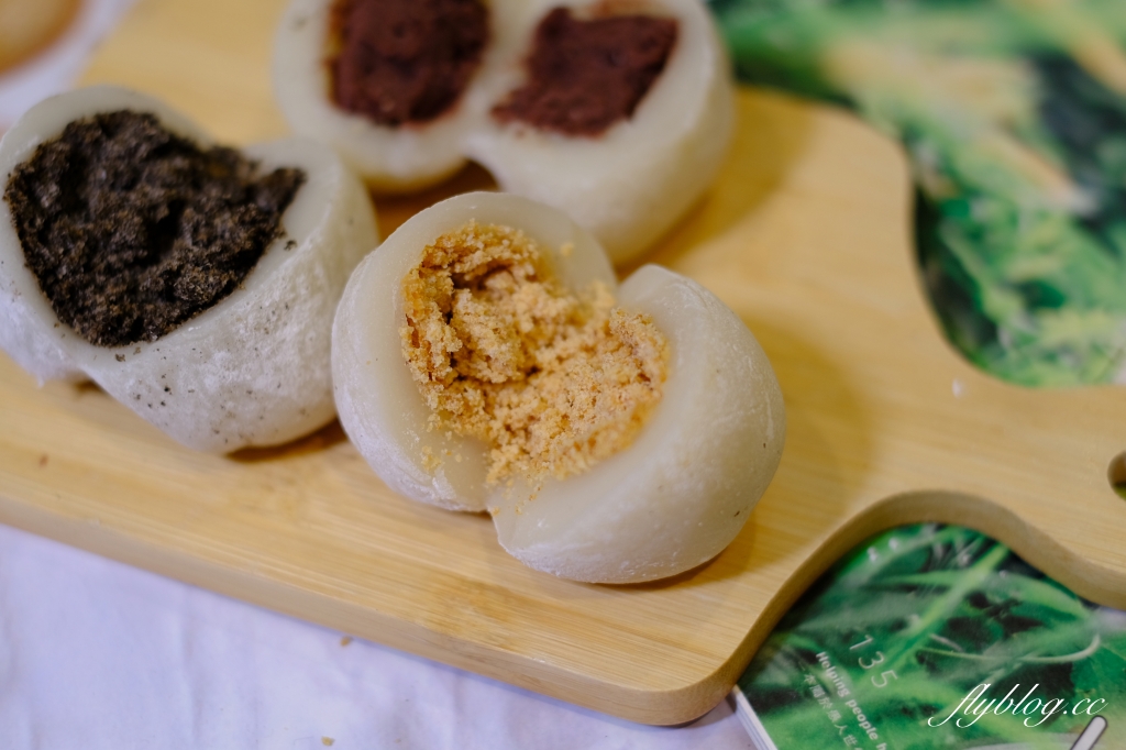 花蓮美食｜曾傳手工麻糬，80年老字號麻糬，一顆只要10元，花蓮第一家麻糬老店 @飛天璇的口袋