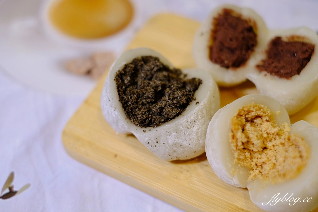 花蓮美食｜曾傳手工麻糬，80年老字號麻糬，一顆只要10元，花蓮第一家麻糬老店 @飛天璇的口袋