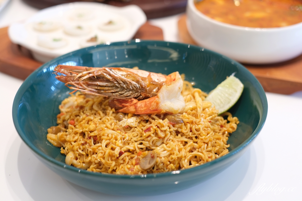 Lady nara台中三井店｜Lady nara曼谷新泰式料理插旗中台灣，台中首店網美打卡新地標 @飛天璇的口袋