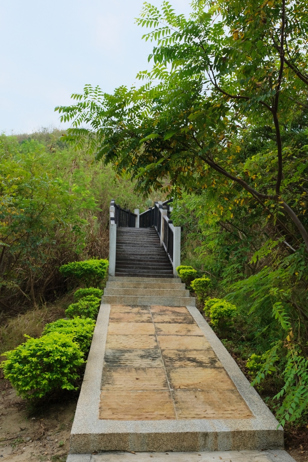 苗栗後龍｜後龍過港隧道，海線隱藏版拍照景點白沙屯隧道群，宛如置身韓劇德魯納酒店的場景 @飛天璇的口袋