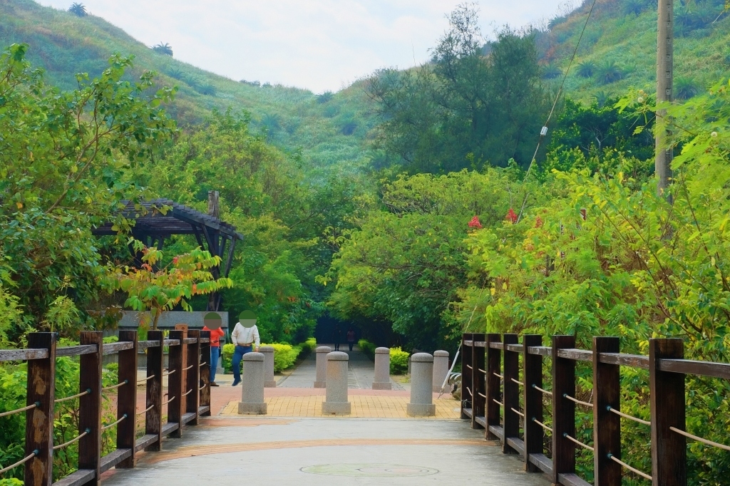 苗栗後龍｜後龍過港隧道，海線隱藏版拍照景點白沙屯隧道群，宛如置身韓劇德魯納酒店的場景 @飛天璇的口袋
