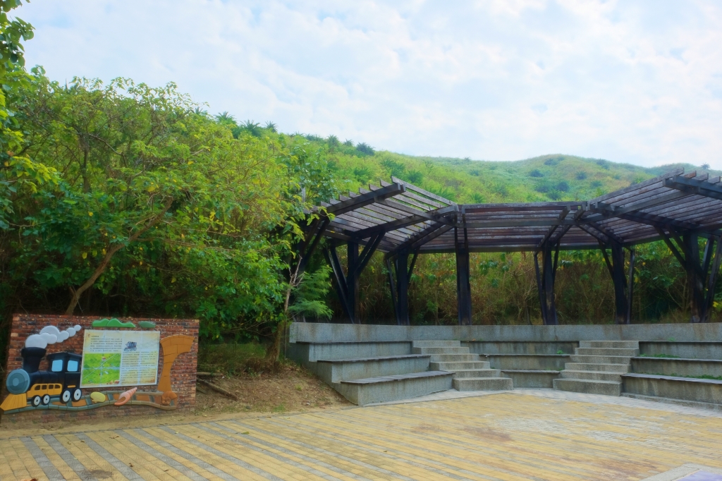 苗栗後龍｜後龍過港隧道，海線隱藏版拍照景點白沙屯隧道群，宛如置身韓劇德魯納酒店的場景 @飛天璇的口袋