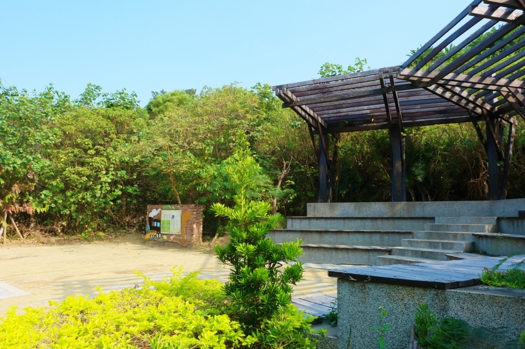 苗栗後龍｜後龍過港隧道，海線隱藏版拍照景點白沙屯隧道群，宛如置身韓劇德魯納酒店的場景 @飛天璇的口袋