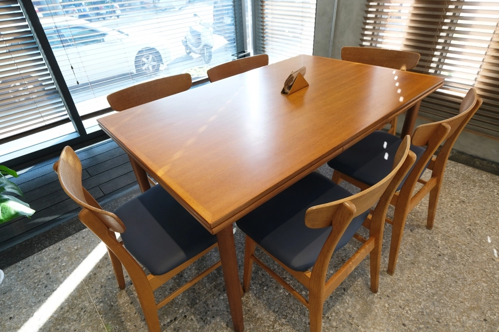 台中南屯｜回甘 aftertaste．黎明新村透明落地窗咖啡館，結合咖啡香、書香與茶香 @飛天璇的口袋