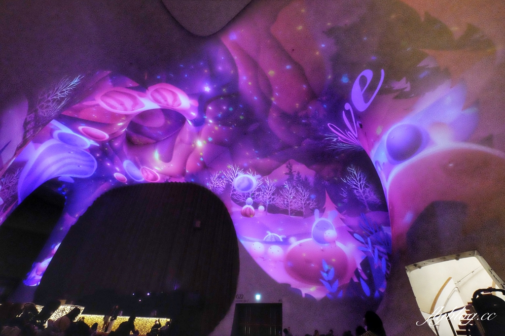 【台中西屯】台中歌劇院，聖誕節光雕展x聖誕老公公倒栽蔥，在台中最美的空中花園尋找耶誕老人 @飛天璇的口袋