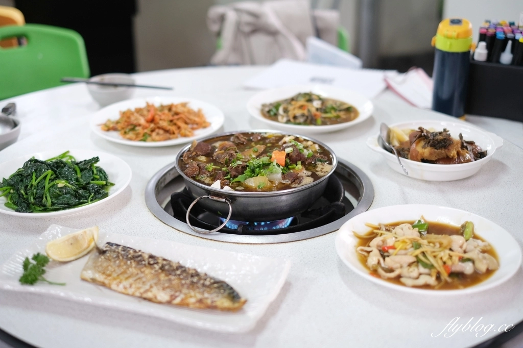 台中東勢｜檳園食坊，隱身在東勢山區的合菜餐廳，好多人開著名車專程來吃客家料理 @飛天璇的口袋