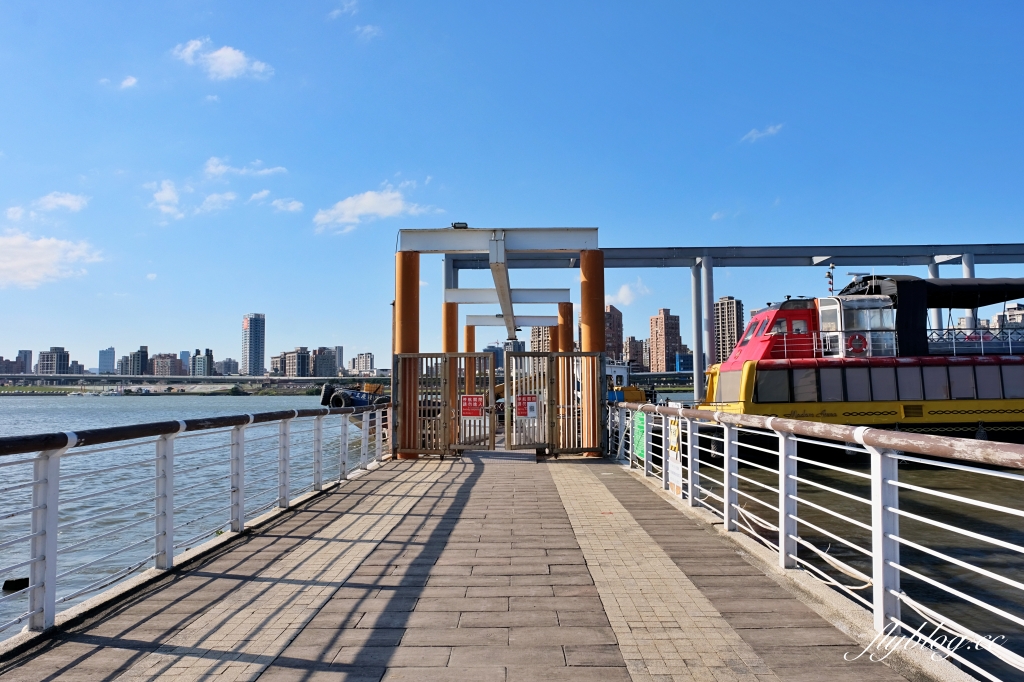 台北大同｜大稻埕碼頭貨櫃市集．台北人假日休閒好景點，漫步淡水河邊感受異國海港風情 @飛天璇的口袋