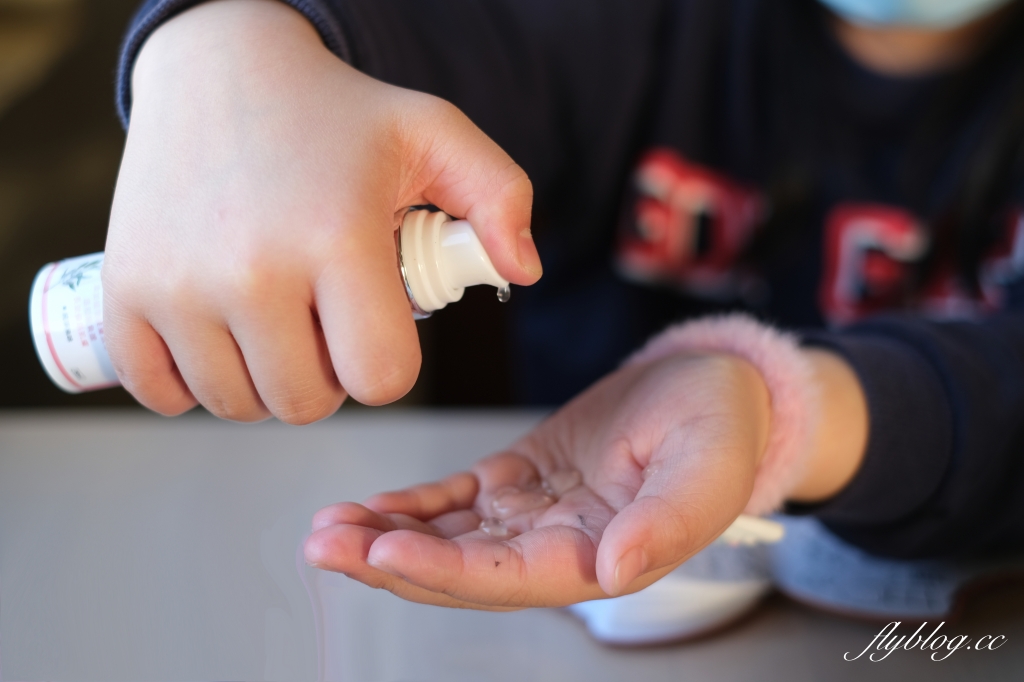 紅柿子雷萌銀防護抑菌噴霧x紅柿子防護潔手凝露｜無酒精添加！美國食品藥品監督管理局(FDA)認可，孕婦和幼兒都可以使用的防護抑菌噴霧和乾洗手 @飛天璇的口袋