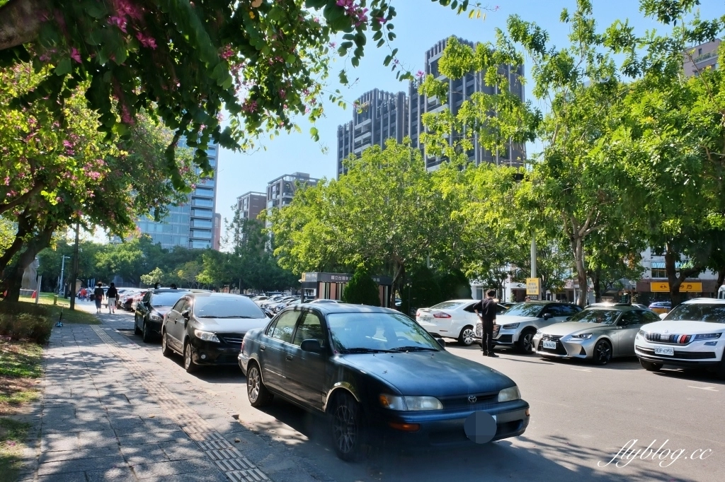 【台中西區】台中國美館~2022台灣國際光雕藝術節，台中美術館草地巨大彩色泡泡療癒又好拍 @飛天璇的口袋