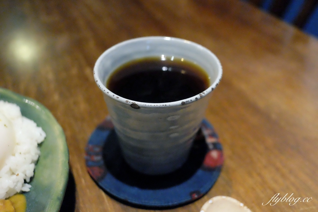 台北大同｜幻猻家珈琲 Pallas Cafe，大稻埕迪化街老宅咖啡館，必點超人氣咖哩飯和焦糖布丁 @飛天璇的口袋