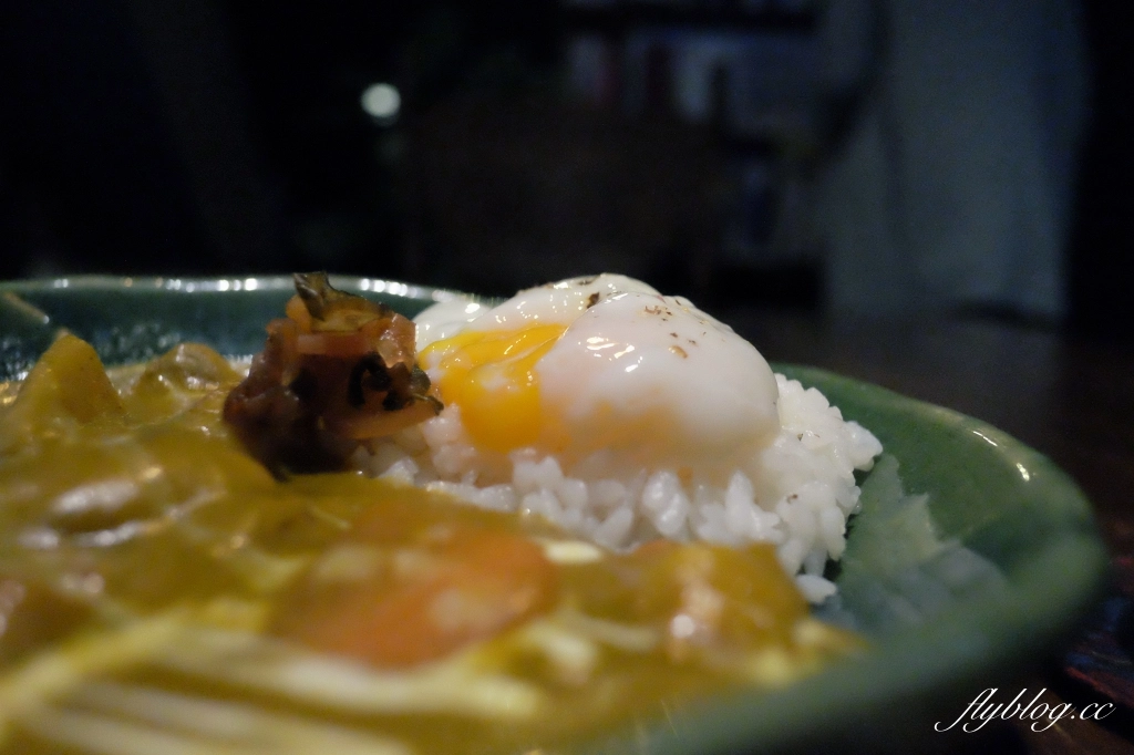 台北大同｜幻猻家珈琲 Pallas Cafe，大稻埕迪化街老宅咖啡館，必點超人氣咖哩飯和焦糖布丁 @飛天璇的口袋