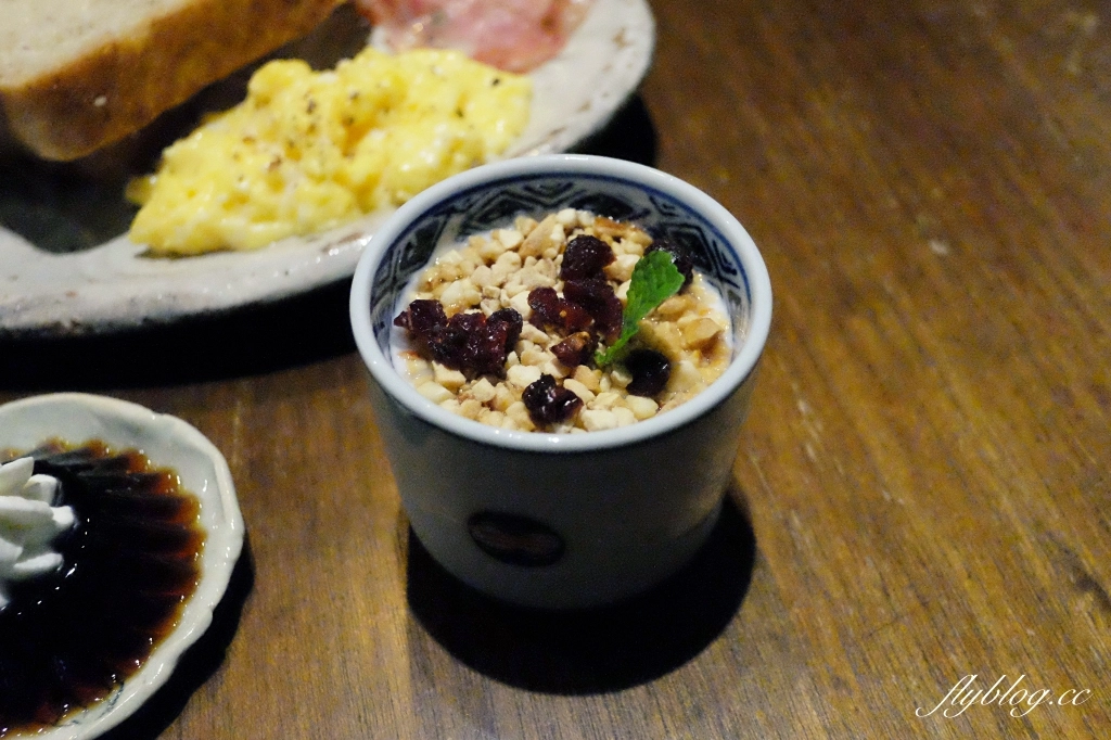 台北大同｜幻猻家珈琲 Pallas Cafe，大稻埕迪化街老宅咖啡館，必點超人氣咖哩飯和焦糖布丁 @飛天璇的口袋