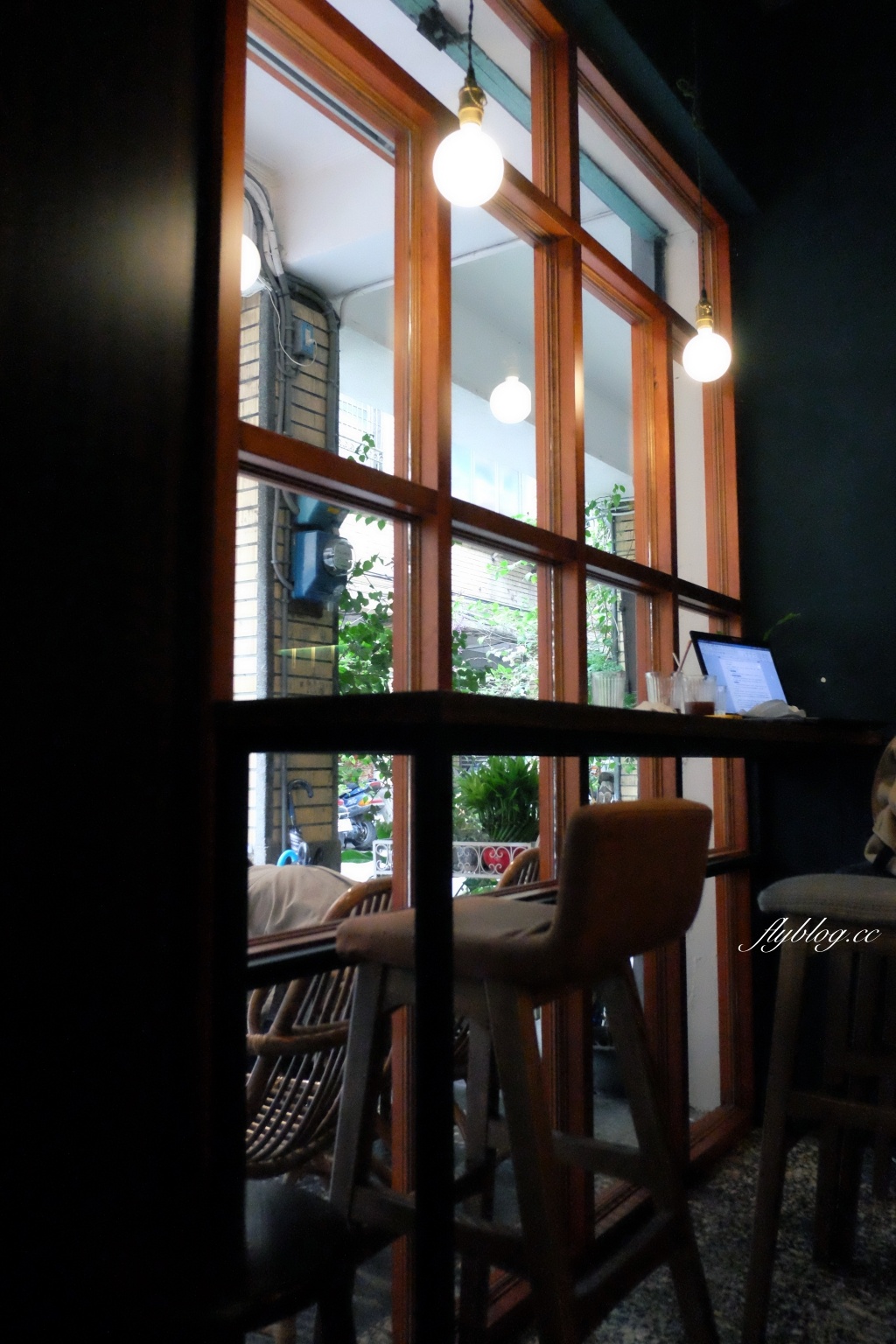 台北大同｜幻猻家珈琲 Pallas Cafe，大稻埕迪化街老宅咖啡館，必點超人氣咖哩飯和焦糖布丁 @飛天璇的口袋