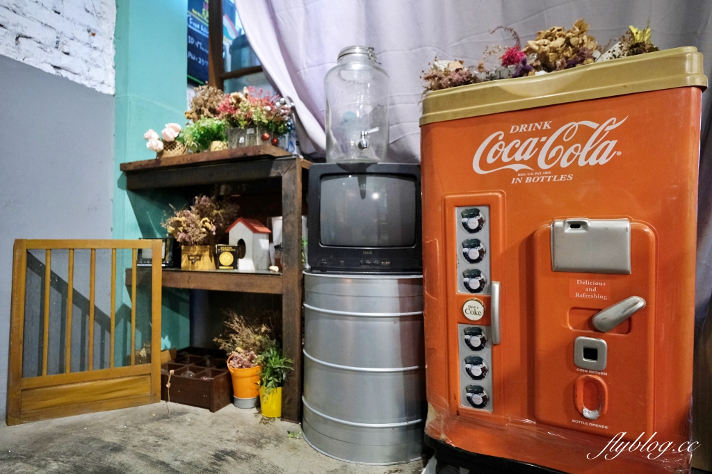 斐得呷便當｜老宅文青便當店，蔬食拉麵也上市了，座落台中美術館綠園道旁 @飛天璇的口袋