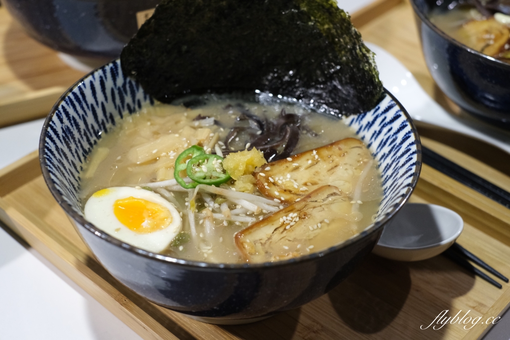 斐得呷便當｜老宅文青便當店，蔬食拉麵也上市了，座落台中美術館綠園道旁 @飛天璇的口袋