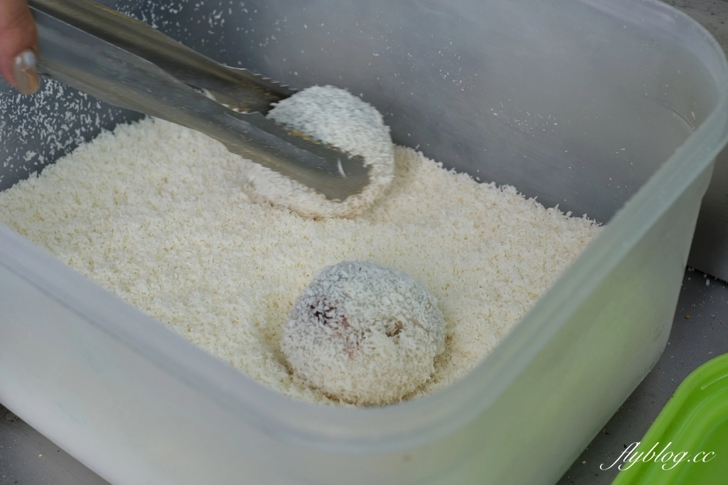 台中西區｜元拾麻糬．向上市場在地50年的麻糬，麻糬皮薄軟Q又爆餡 @飛天璇的口袋