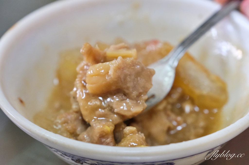 彰化美食｜北門口肉圓．彰化飄香60年肉圓老店，一顆100元仍趨之若鶩的脆皮肉圓 @飛天璇的口袋