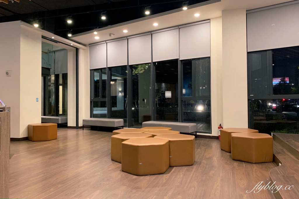 李科永圖書館｜座落於黎新公園旁的圖書館，嬰幼兒以及各年齡層都適合的友善環境 @飛天璇的口袋