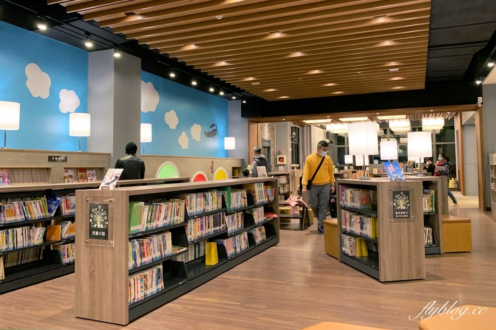 李科永圖書館｜座落於黎新公園旁的圖書館，嬰幼兒以及各年齡層都適合的友善環境 @飛天璇的口袋