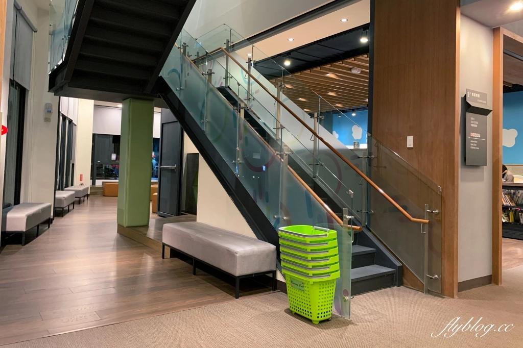 李科永圖書館｜座落於黎新公園旁的圖書館，嬰幼兒以及各年齡層都適合的友善環境 @飛天璇的口袋