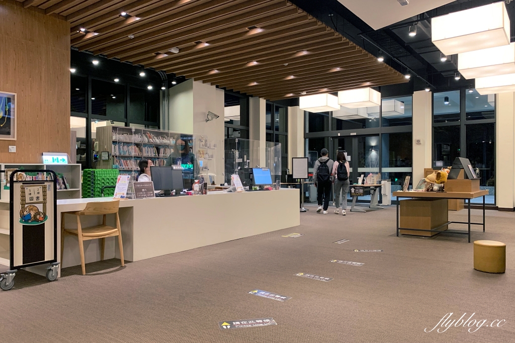 李科永圖書館｜座落於黎新公園旁的圖書館，嬰幼兒以及各年齡層都適合的友善環境 @飛天璇的口袋