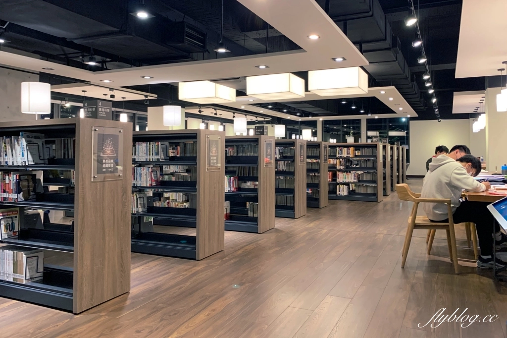 李科永圖書館｜座落於黎新公園旁的圖書館，嬰幼兒以及各年齡層都適合的友善環境 @飛天璇的口袋